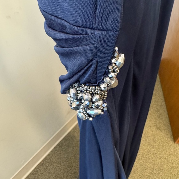 Alex Evenings New Never Worn 
Hidden back zip closure 
Scoop Neck - Picture 3 of 5